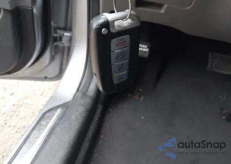 2015 Hyundai Sonata Hybrid Limited z USA, uszkodzony, nr VIN KMHEC4A49FA129813